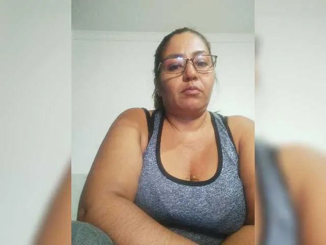 Live sex webcam photo for Niiccoll #276693193