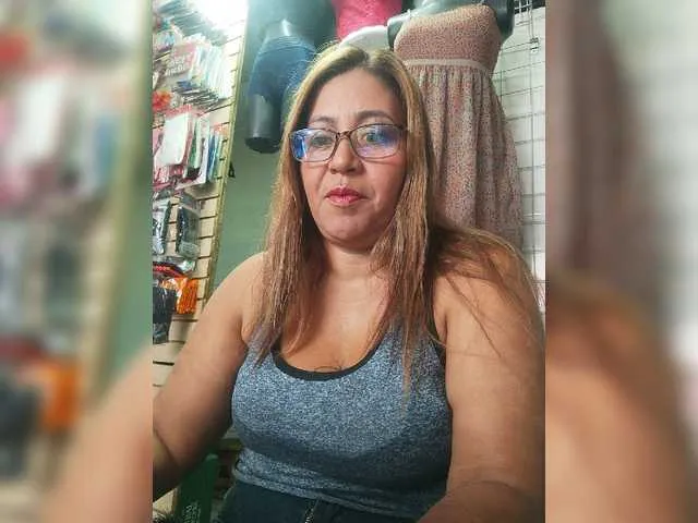 Live sex webcam photo for Niiccoll #276704554