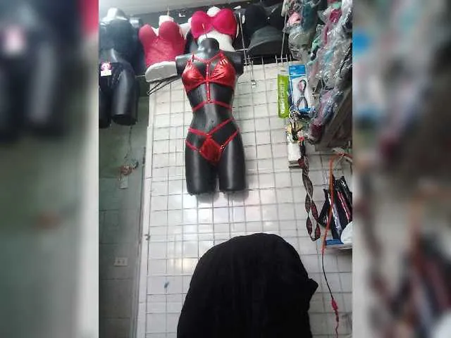 Live sex webcam photo for Niiccoll #276908788