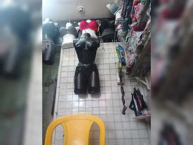 Live sex webcam photo for Niiccoll #277035959