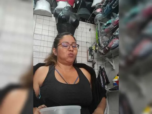 Live sex webcam photo for Niiccoll #277154161