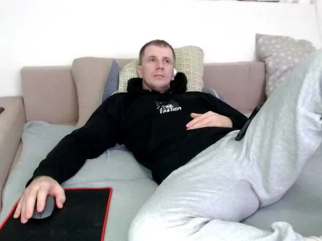 Live sex webcam photo for Niikhard #292101577