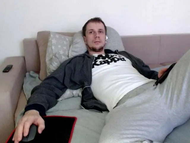 Live sex webcam photo for Niikhard #292275033