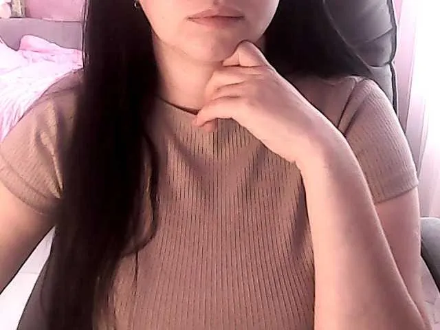 Live sex webcam photo for NikaKrasina #291892652