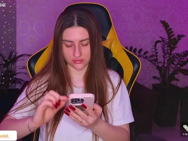 Live sex webcam photo for NikaMusic #290460895