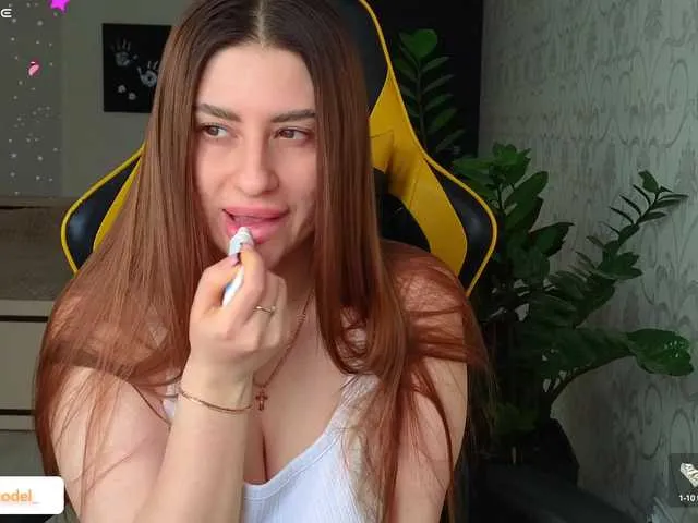 Live sex webcam photo for NikaMusic #290763402