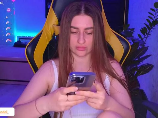 Live sex webcam photo for NikaMusic #290878285