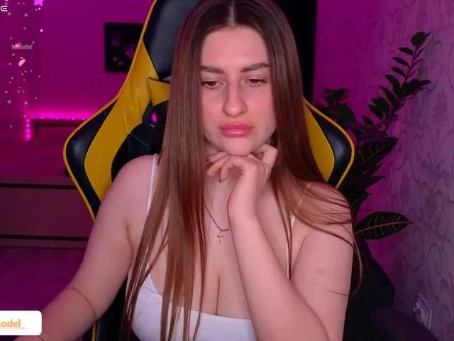 Live sex webcam photo for NikaMusic #290932039