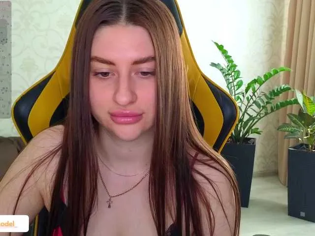 Live sex webcam photo for NikaMusic #291330673