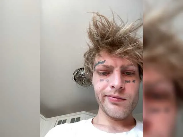 Live sex webcam photo for NikaVlad #272800444
