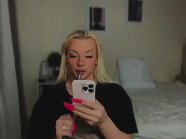 Live sex webcam photo for NikandJane #290538762