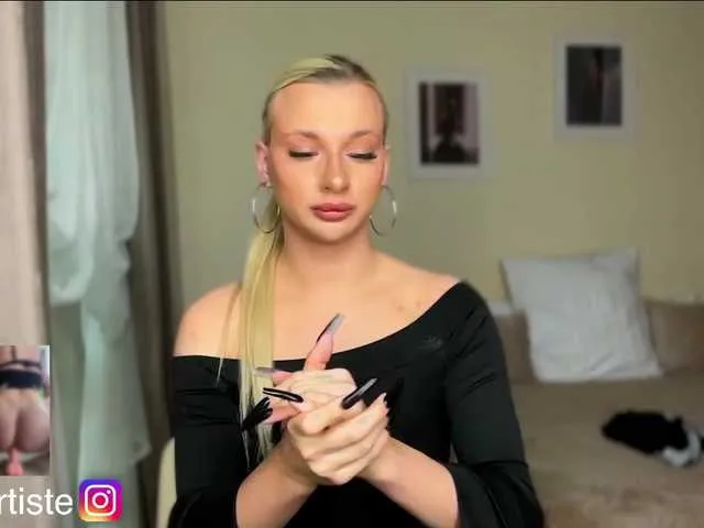 Live sex webcam photo for NikandJane #291419862