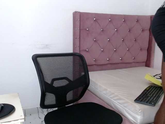 Live sex webcam photo for NikeBlack #292323096