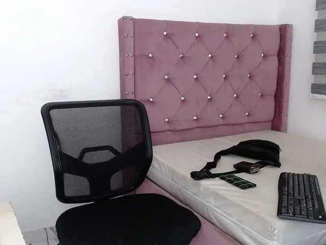 Live sex webcam photo for NikeBlack #292347253