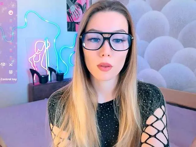 Live sex webcam photo for NikeLike #291130415