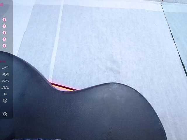 Live sex webcam photo for Niki-la-rose1 #278025256