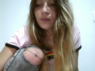 Live sex webcam photo for Niki69xxx #161837229