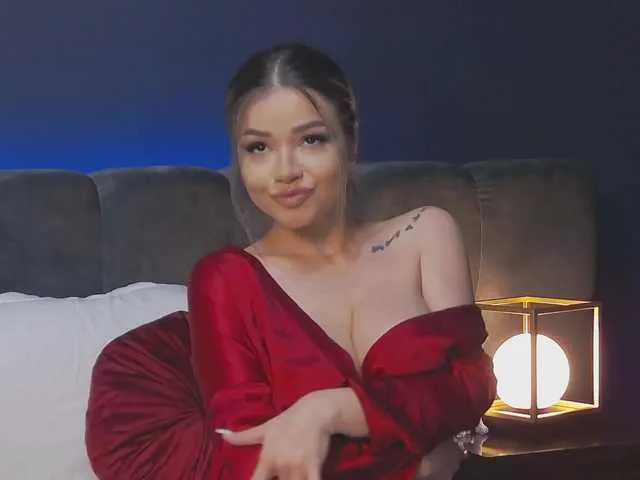 Live sex webcam photo for NikiBryce #276545756