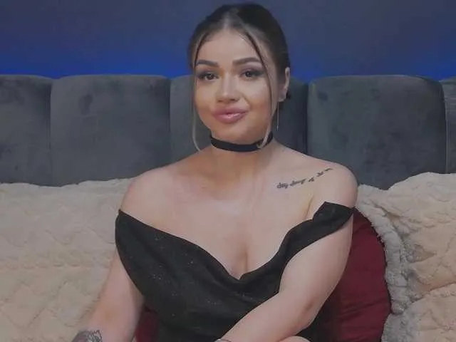 Live sex webcam photo for NikiBryce #277065705