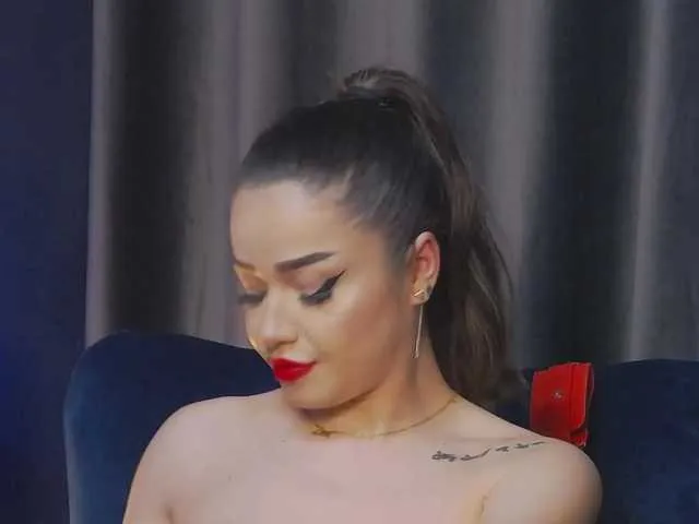 Live sex webcam photo for NikiBryce #277233105