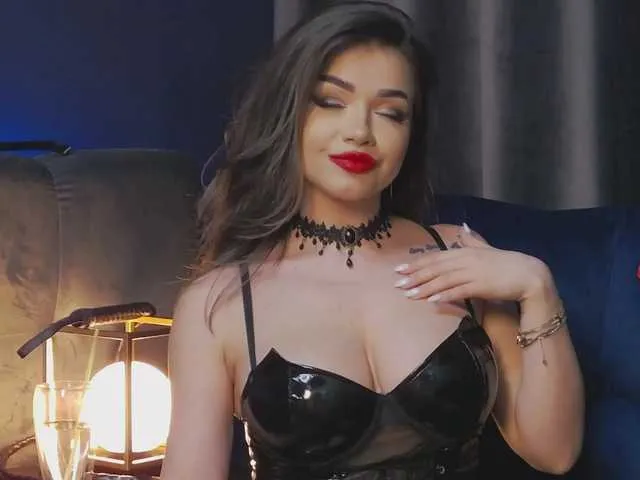 Live sex webcam photo for NikiBryce #277300939