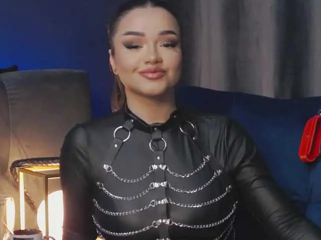 Live sex webcam photo for NikiBryce #277382476