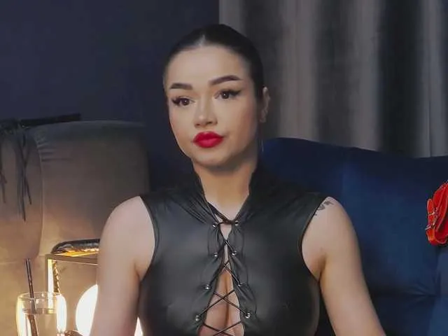 Live sex webcam photo for NikiBryce #277437110