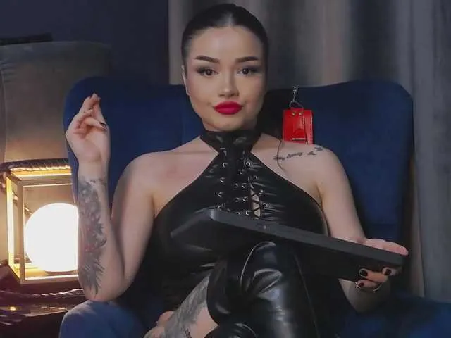 Live sex webcam photo for NikiBryce #277603043