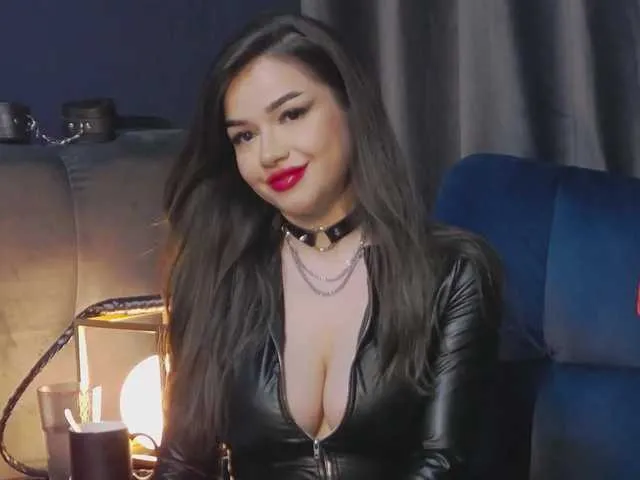 Live sex webcam photo for NikiBryce #277982109