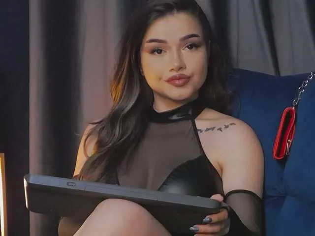 Live sex webcam photo for NikiBryce #278142071