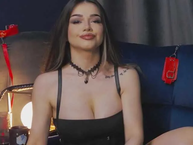 Live sex webcam photo for NikiBryce #278171608