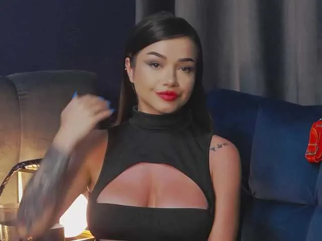 Live sex webcam photo for NikiBryce #289223896