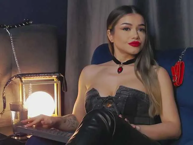 Live sex webcam photo for NikiBryce #290178694