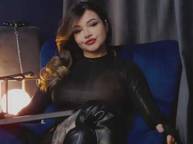 Live sex webcam photo for NikiBryce #290355451