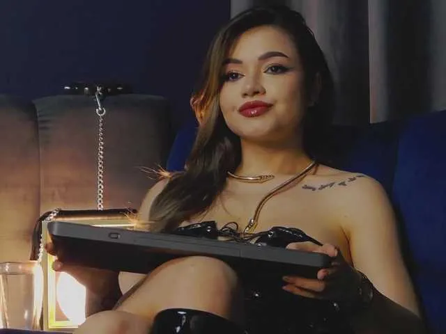 Live sex webcam photo for NikiBryce #290491183