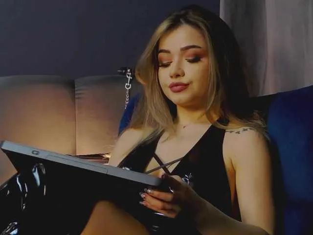 Live sex webcam photo for NikiBryce #290910172