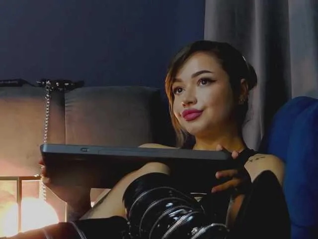 Live sex webcam photo for NikiBryce #291782392