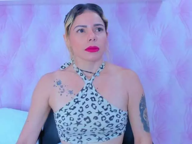 Live sex webcam photo for Nikisantana #278107597