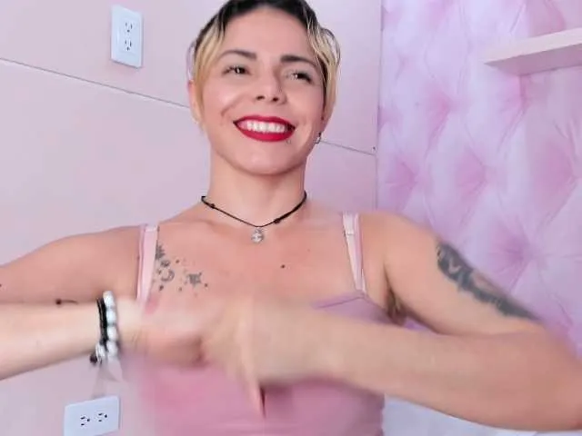 Live sex webcam photo for Nikisantana #278123482