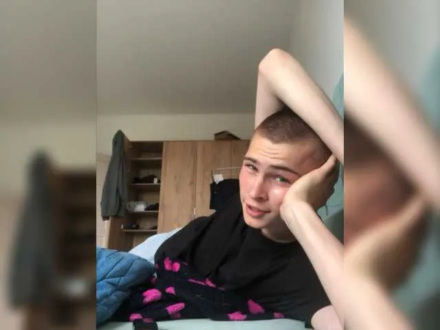 Live sex webcam photo for Nikitocka18 #278140477