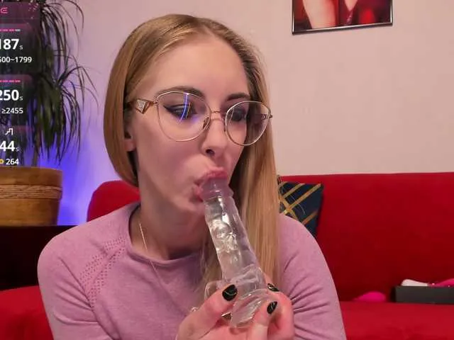 Live sex webcam photo for Nikki-Gia #290460896