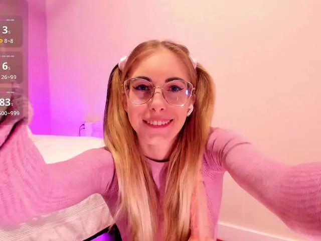 Live sex webcam photo for Nikki-Gia #290807872