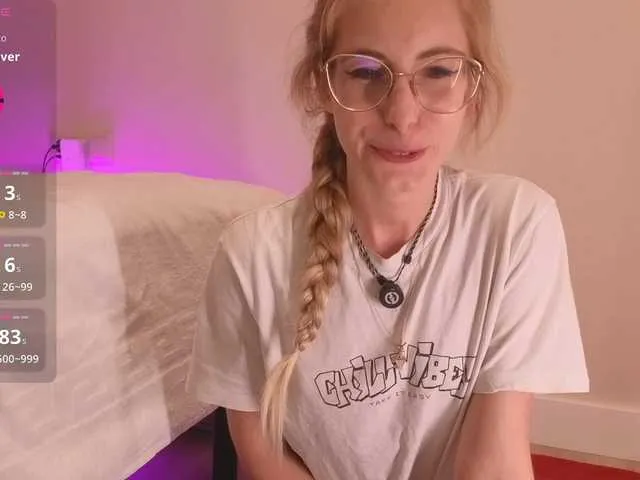 Live sex webcam photo for Nikki-Gia #290985983