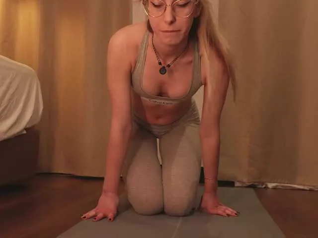 Live sex webcam photo for Nikki-Gia #291306909