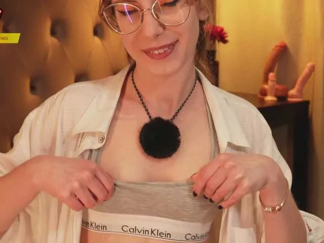 Live sex webcam photo for Nikki-Gia #291346213