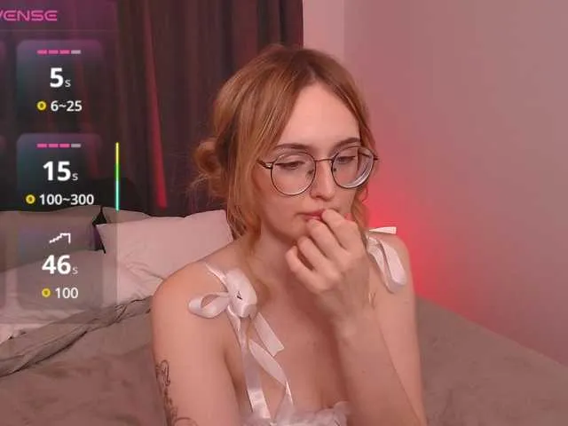 Live sex webcam photo for NikkiBly #291058999