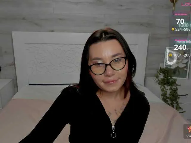 Live sex webcam photo for NikkiCutee #292058413