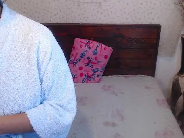 Live sex webcam photo for NikkiMilky #291827227