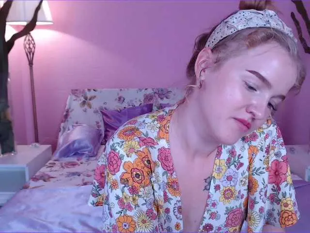 Live sex webcam photo for NikkiSol #274066309