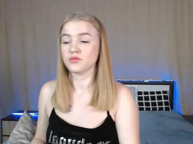 Live sex webcam photo for NikkiSol #274309108